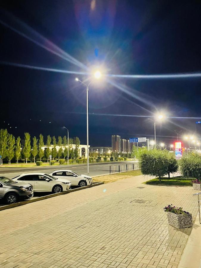 Park Avenue Напротив Ботанического Сада Astaná Exterior foto